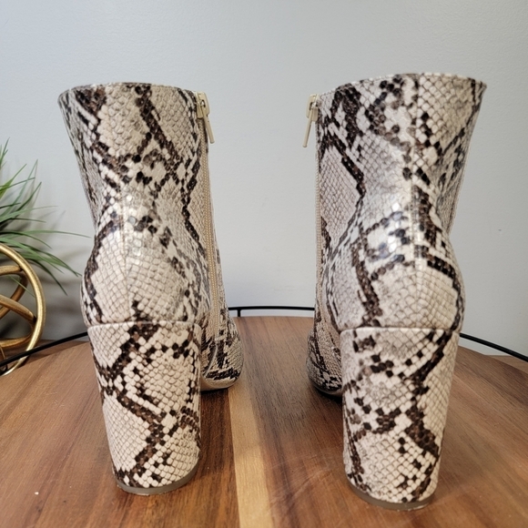 Sugar Evvie Snakeskin Print Boots Size 7 - Picture 7 of 14